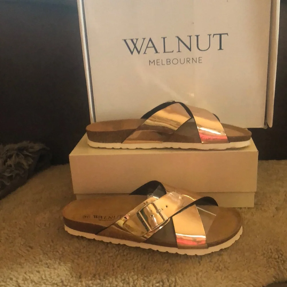 NWT - walnut Melbourne - gold scuff with buckle - Picture 1 of 7